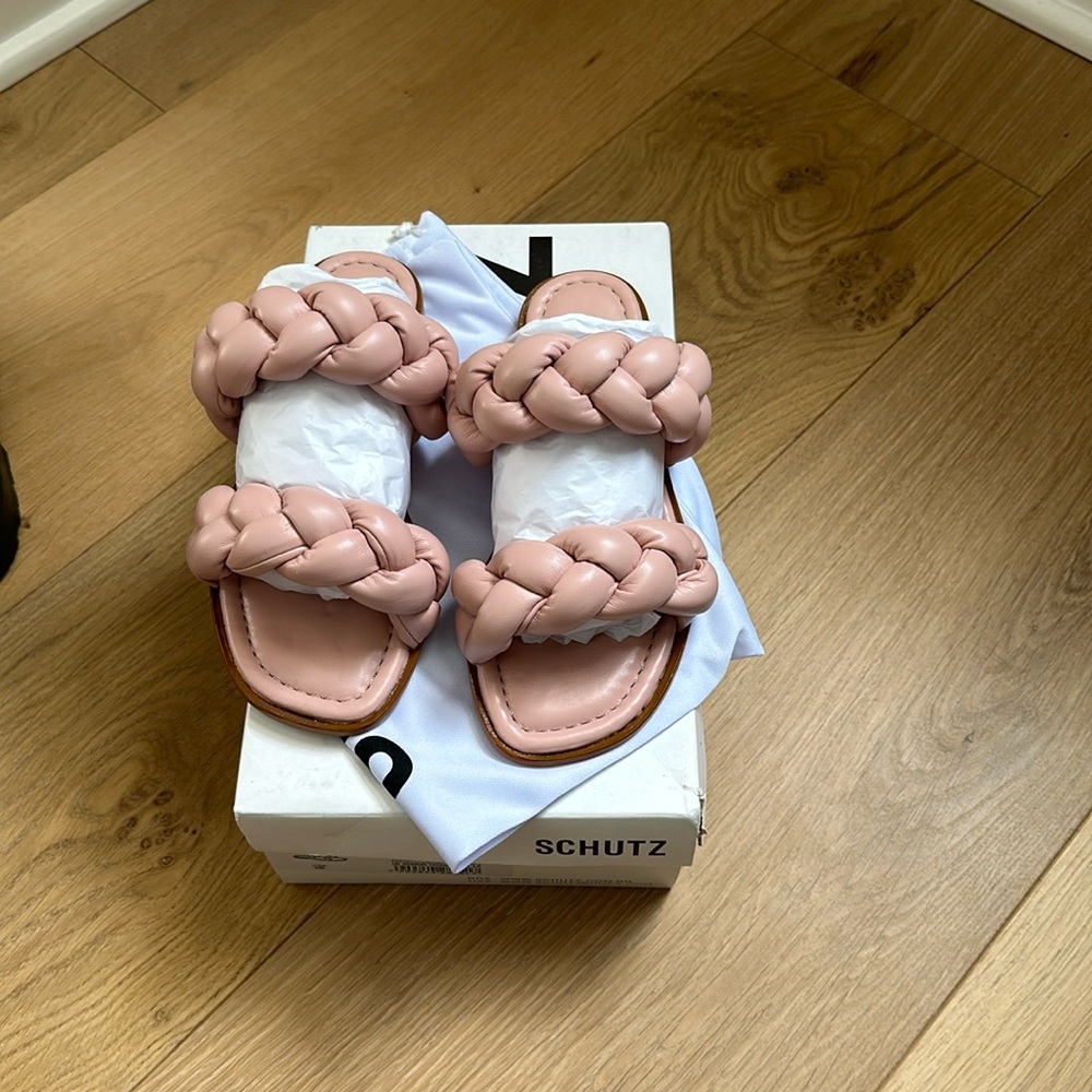 NWT Schutz Soo leather sandals. Sweet rose. 6